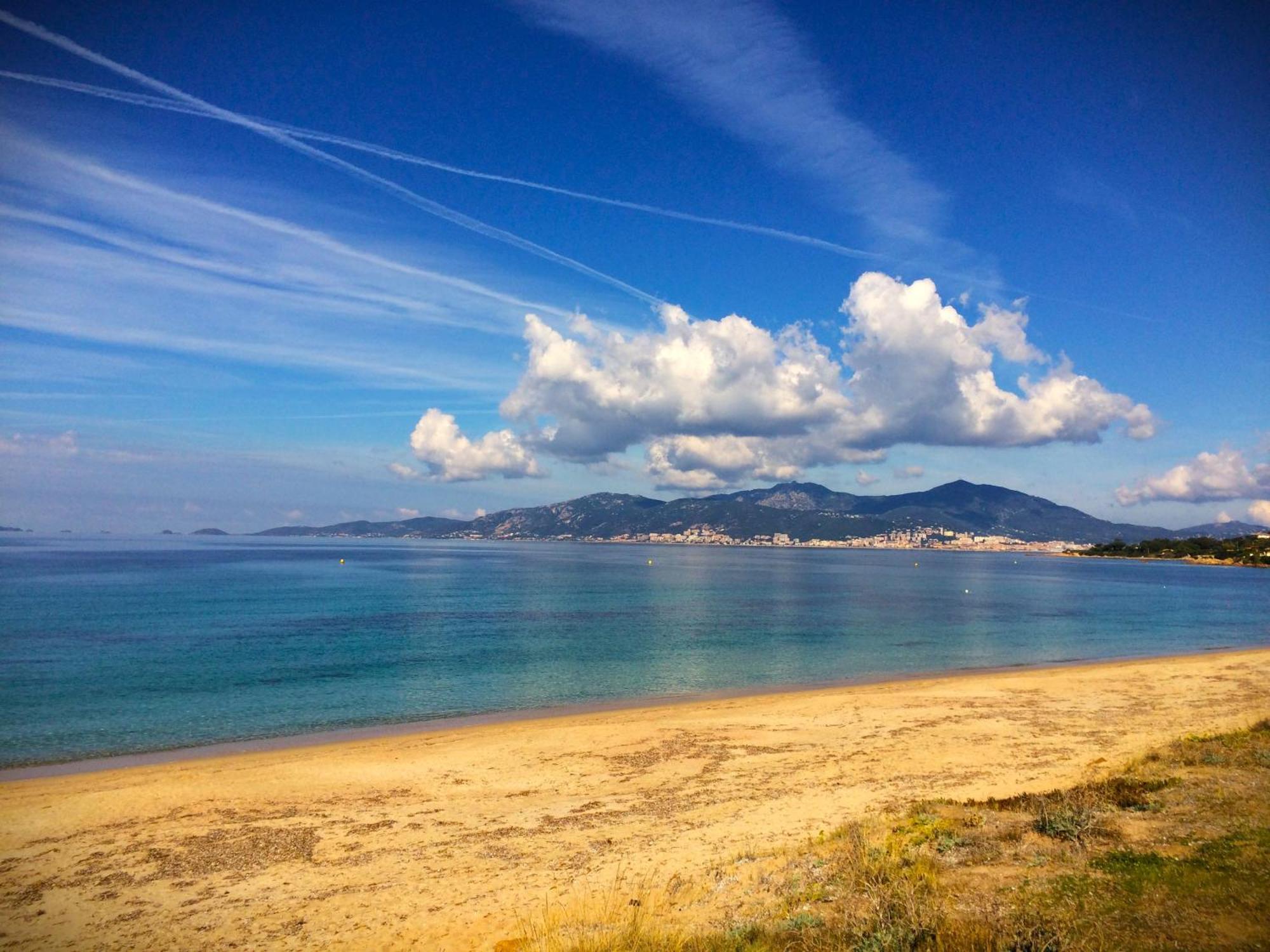 Grand T2 Standing Ajaccio Proche Centre Et Plages Vue Panoramique Parking Prive Exterior photo